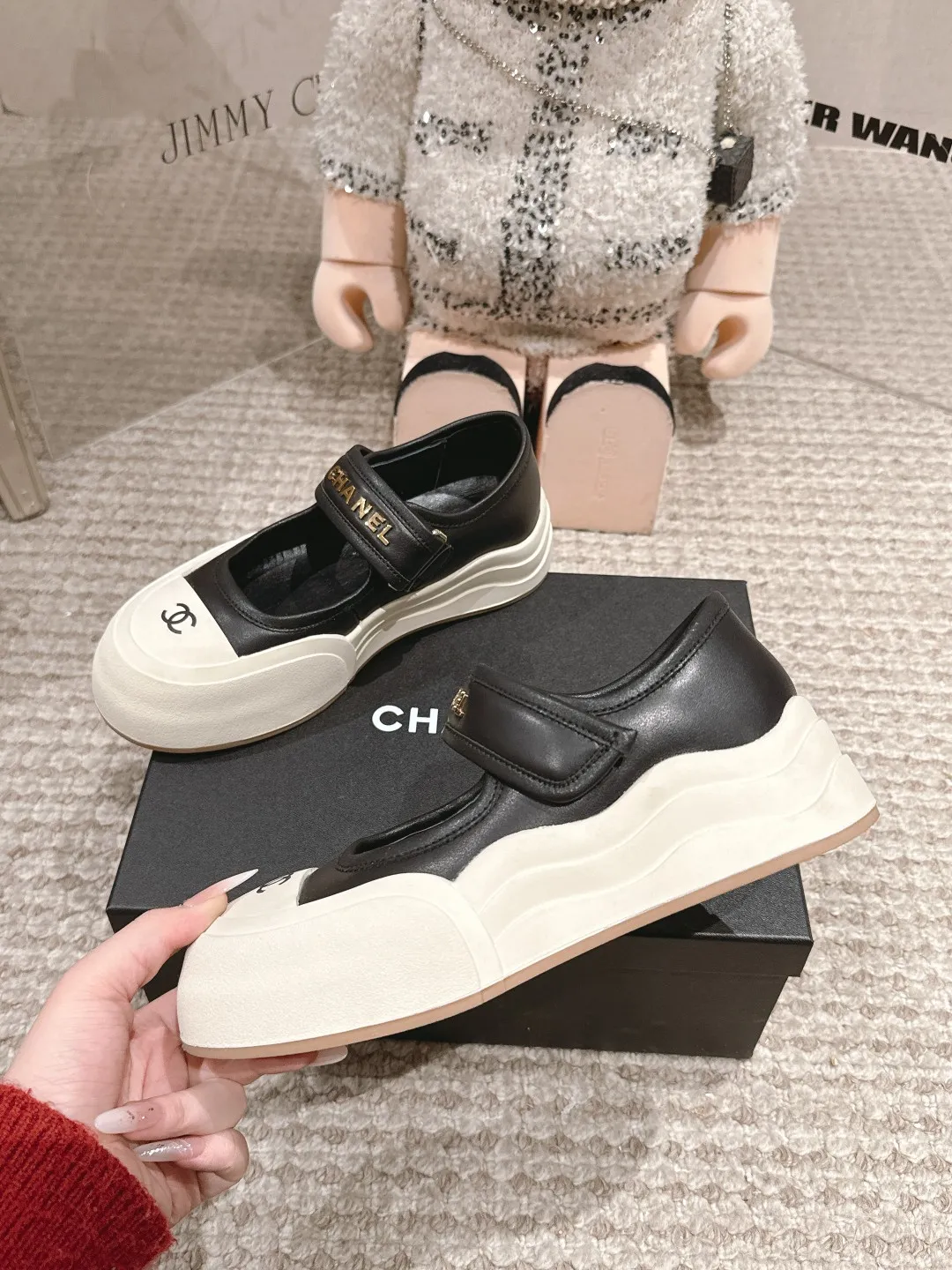 👟👟Ex-factory price 600👟👟 Chanel 25k new counter shoes, ceiling top quality [proud] This shoe is really a lucky star for small people, thick sole 5cm, more refined, rhombus, slim legs, the key is very comfortable upper foot: imported cowhide, lining: leather lining, outsole: genuine molded TPU outsole ~ 5cm heel height Size: 35-40 (41 made to order, non-refundable)